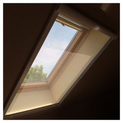  Rolós szúnyogháló, műanyag kerettel, tetőtéri ablakra (aranytölgy fóliás) - egyedi méretre gyártott